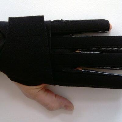 Fingerorthesen-Handschuh
